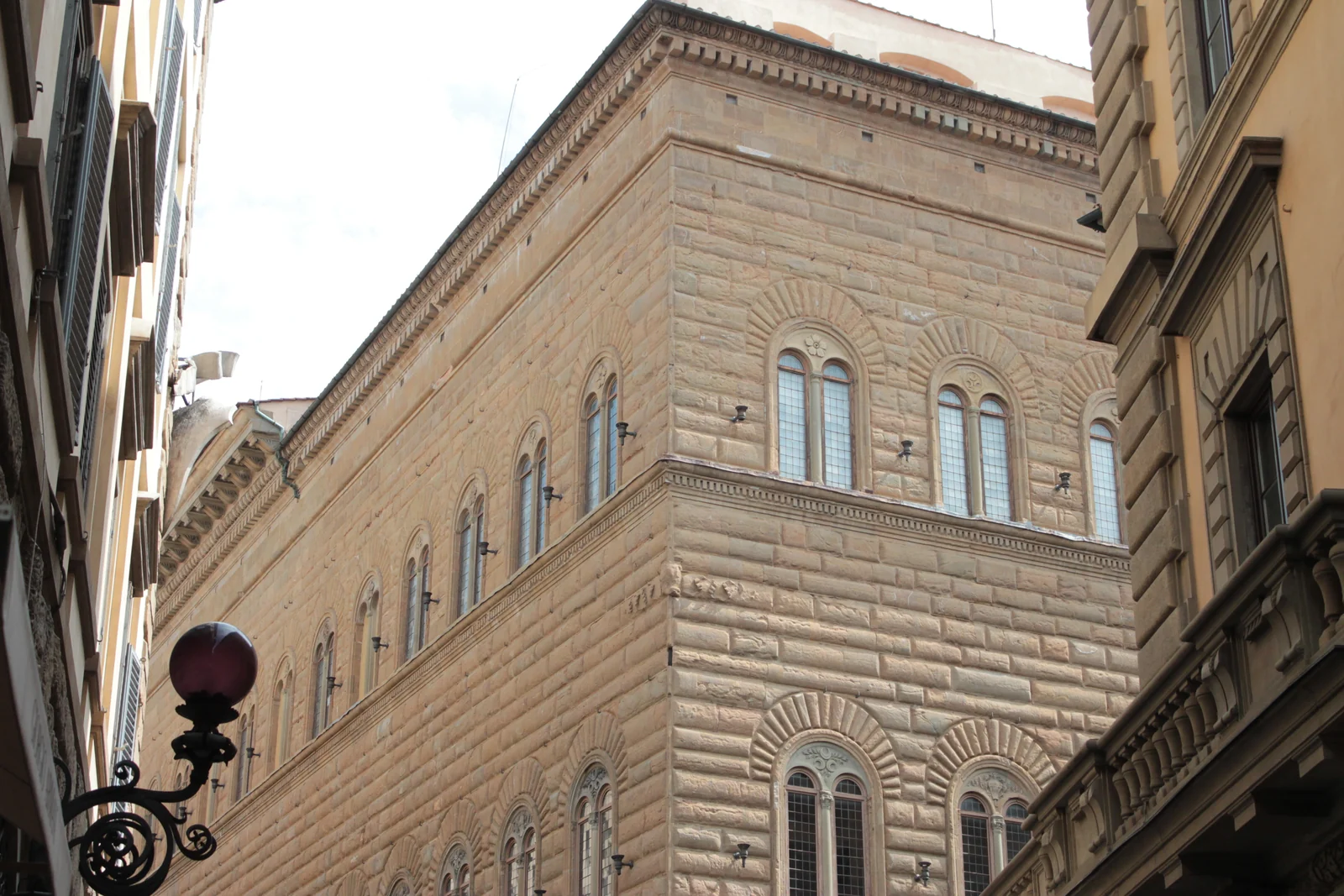Parcheggio Palazzo Strozzi Firenze: mostre e visite
