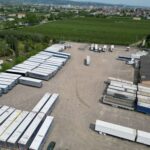 Vista aerea del Truck Park Verona con piazzale per camion e rimorchi